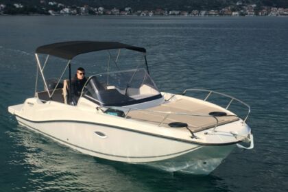 Miete Motorboot Quicksilver Activ 675 Sundeck Trogir