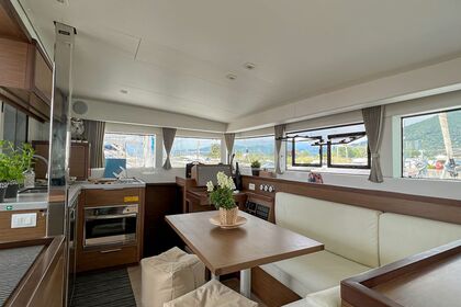 Charter Catamaran Lagoon 400 Mallorca