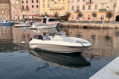 Miete Motorboot Beneteau Flyer 5.5 Zengg