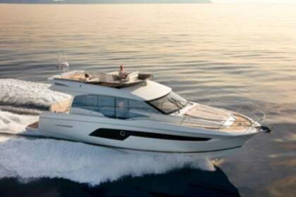 Rental Motor yacht Prestige 520 Fly St-Laurent-du-Var