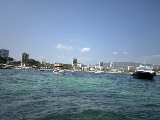 Palma de Majorque Without license AM YATCH Marine time 560 alt tag text