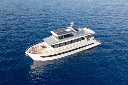 Noleggio Yacht Luxury motor yacht with a capacity of 8 people 2024 Distretto di Fethiye