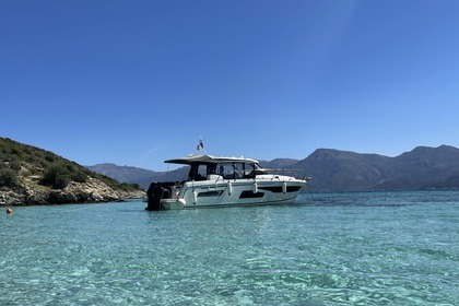 Rental Motorboat Jeanneau MERRY FISHER 1095 Saint-Florent