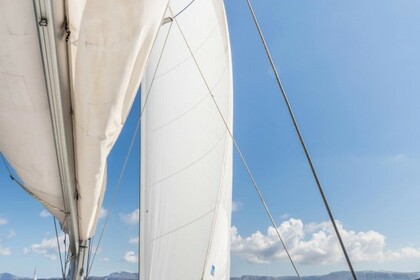 Hire Catamaran LAGOON 400 S2 Santorini