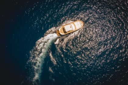 Charter Motorboat Apreamare 10 Semi Cabinato Positano