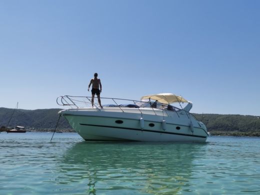 Chalkidiki Motorboat Cranchi Zaffiro 34 alt tag text