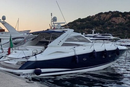 Hire Motorboat Sunseeker Portofino 53 Poltu Quatu