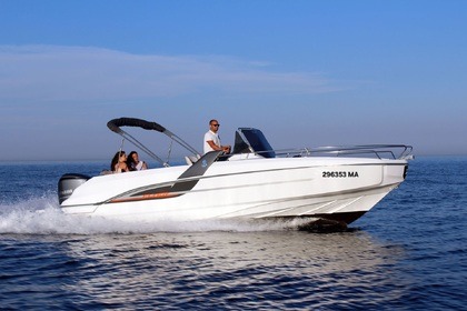 Hire Motorboat Beneteau Flyer 7.7 Luxury Makarska