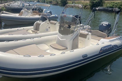 Ενοικίαση Φουσκωτό Capelli 690 tempes Ιέρ