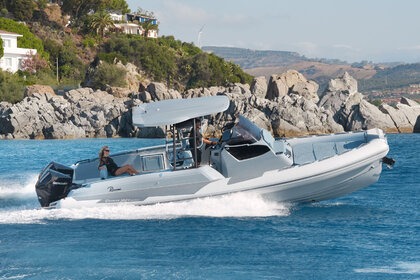 Hire RIB Ranieri International Cayman 33 Executive Porto Ercole