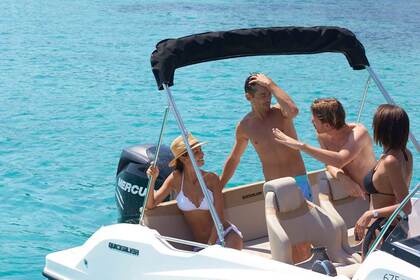 Charter RIB Quicksilver Activ 675 Sundeck Medulin
