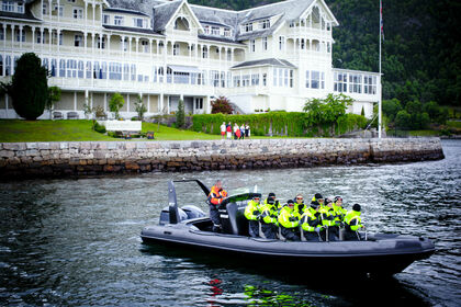 Hyra båt RIB-båt C-RIB 12 Bergen
