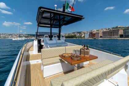 Noleggio Yacht a motore Salpa Avantgarde 35 Capri