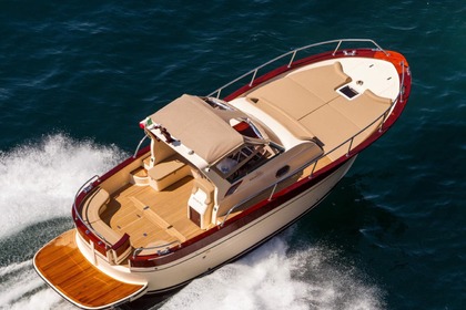 Noleggio Barca a motore Gozzo Jeranto Cabin Luxury Sorrento