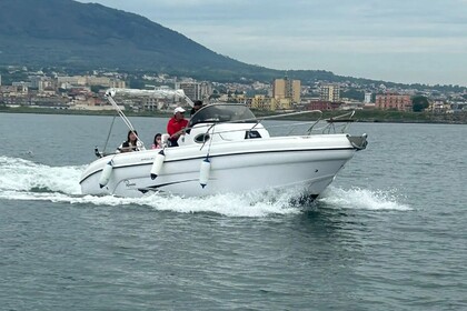 Noleggio Barca a motore Ranieri Shadow 24 Sorrento