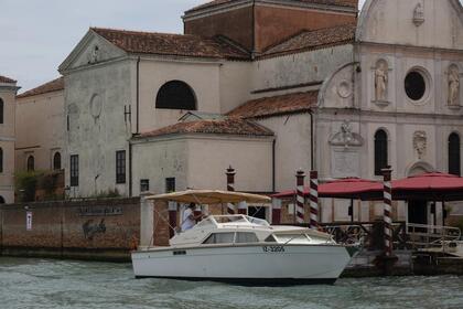 Charter Motorboat Chris craft Supercatalina 28 Trieste