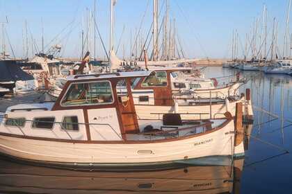 Charter Motorboat Llaut Llevant 39 Premià de Mar