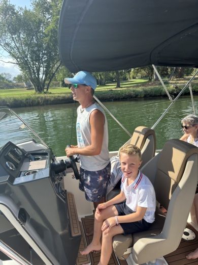 Mandelieu-la-Napoule Motorboat Quicksilver Activ 755 Sundeck alt tag text