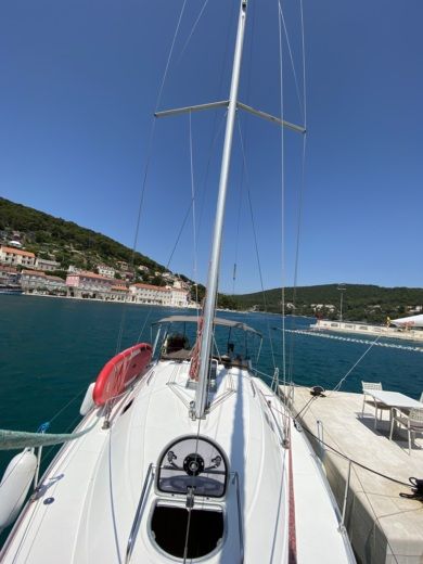 Omiš Sailboat DUFOUR gib sea 37 alt tag text