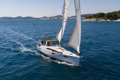 Alquiler Velero Bénéteau Oceanis 41.1 Pirovac