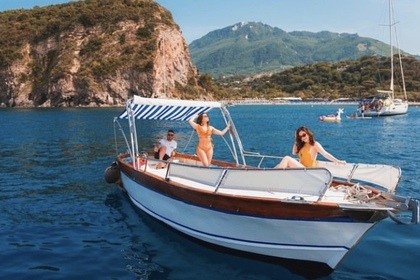 Charter Boat without licence  Gozzo tradizionale 8 Ischia