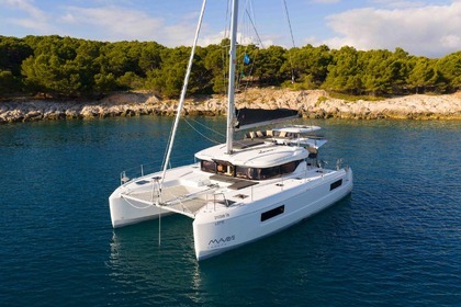 Hire Catamaran Lagoon-Bénéteau Lagoon 43 - 4 + 2 cab. Šibenik