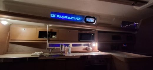 Sailboat Dufour 380 GL Boat layout