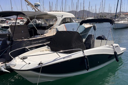 Noleggio Barca a motore Quicksilver Activ 605 Sundeck Marsiglia