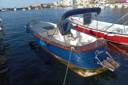 Noleggio Barca a motore CANTIERI SICILIANI CHARLIE PAPA CHARLIE PAPA 730 Pantelleria