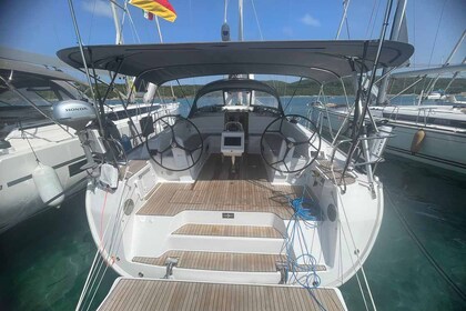Verhuur Zeilboot Bavaria Yachtbau Bavaria Cruiser 46 Style - 4 cab. Golfo Aranci