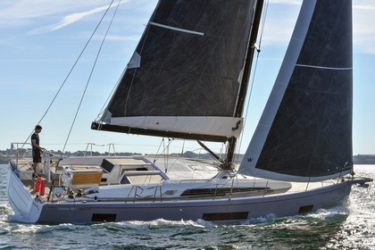 Hire Sailboat Beneteau Oceanis 46.1 Golfe-Juan