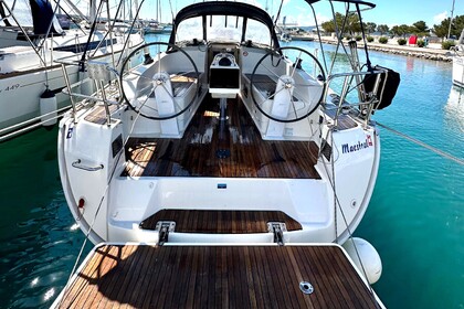 Charter Sailboat Bavaria Bavaria Cruiser 37  Sukošan