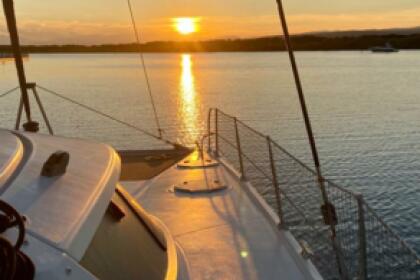 Charter Catamaran fontaine pajot lavezzi 40 Santa Margarida