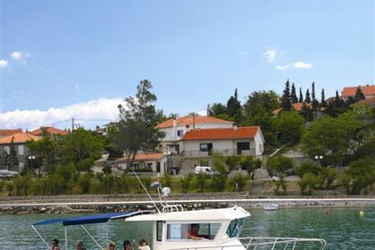 Charter Motorboat Kvarner 26 Šilo