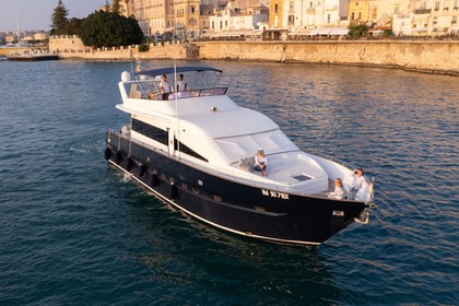 Noleggio Yacht a motore Piantoni Fly 63 Siracusa