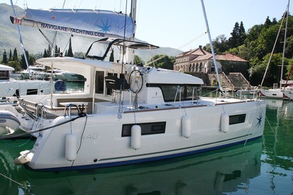 Charter Catamaran Lagoon-Bénéteau Lagoon 40 - 3 + 2 cab Dubrovnik