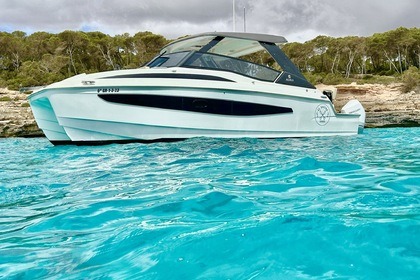 Miete Motorboot Aquila Yachts 32 Sport Power Catamaran Cala d’Or