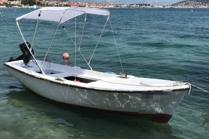 Charter Boat without licence  Elan Elan Pasara 490 Trogir
