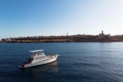 Hyra båt Motorbåt Hatteras 52 Marzamemi