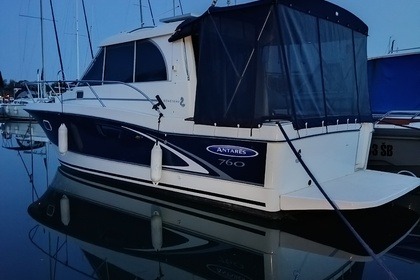 Miete Motorboot Beneteau Antares 760 Šibenik