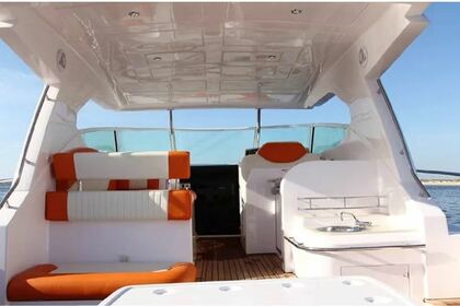 Hire Motorboat Oryx 40 Abu Dhabi