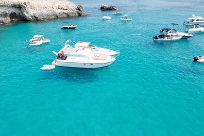 Noleggio Barca a motore Azimut 37 Fly Deluxe Catania