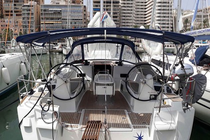 Hire Sailboat Jeanneau Sun Odyssey 479 - 4 cab. Palma de Mallorca