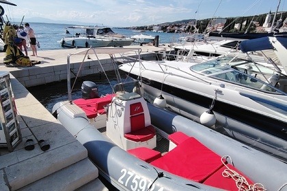 Charter Motorboat Panamera Py60 Selce