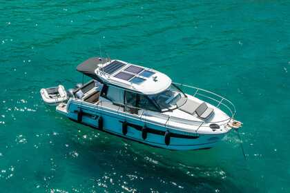 Hire Motorboat Jeanneau Merry Fisher 895 Umag