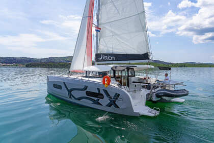 Charter Catamaran Excess Excess 11 - 4 + 1 + 1 cab. Skradin