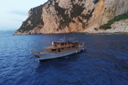 Noleggio Yacht a motore Tranquillidad 24 Mt Sorrento