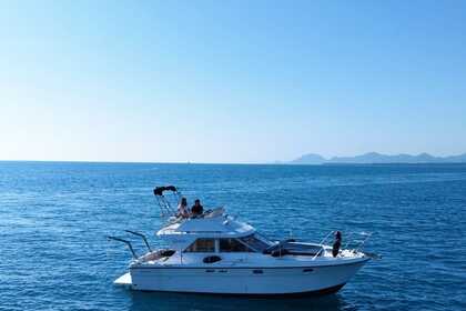 Noleggio Barca a motore Fairline Corniche 31 Antibes