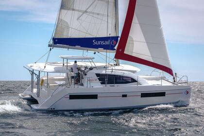 Charter Catamaran Sunsail 404 Furnari