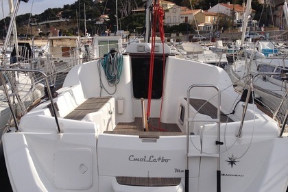 Charter Sailboat JEANNEAU SUN ODYSSEY 30I Saint-Cyr-sur-Mer